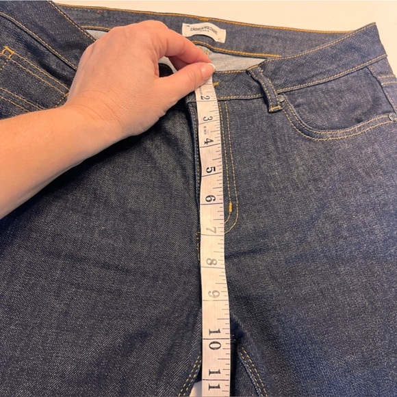 Zadig & Voltaire Eva Vent Straight Jeans with Studded Hem Size 30 NWOT - Picture 9 of 11
